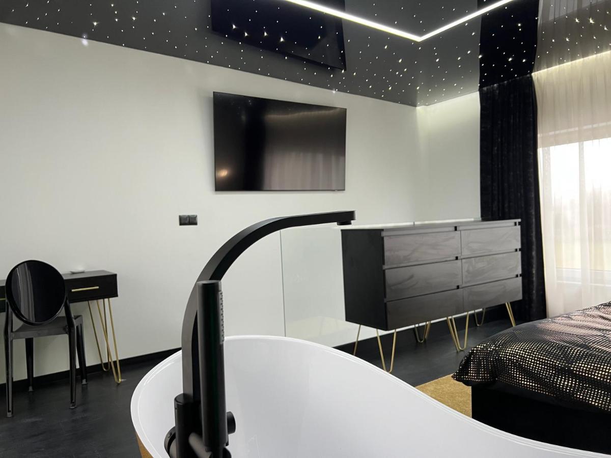 Apartament Premium Ze Zlota Wanna W Sypialni Widok Na Morze Dyskretny Taras Z Lozkiem - Baltyckie Sarbinowo 18 Dış mekan fotoğraf