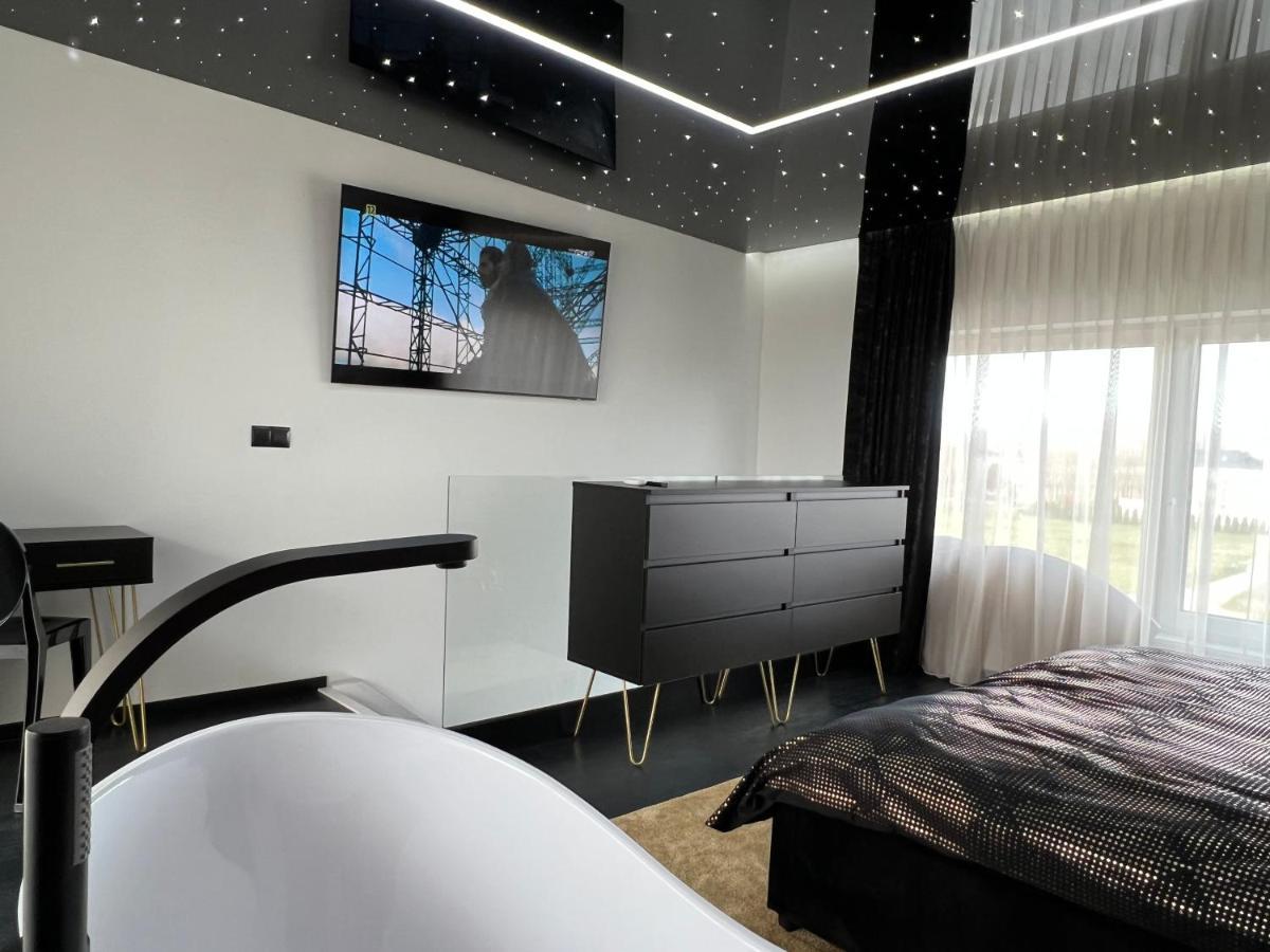 Apartament Premium Ze Zlota Wanna W Sypialni Widok Na Morze Dyskretny Taras Z Lozkiem - Baltyckie Sarbinowo 18 Dış mekan fotoğraf