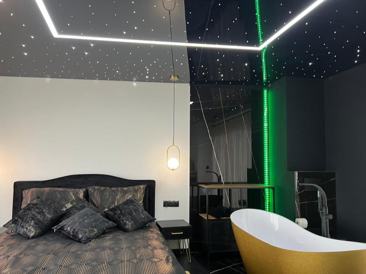 Apartament Premium Ze Zlota Wanna W Sypialni Widok Na Morze Dyskretny Taras Z Lozkiem - Baltyckie Sarbinowo 18 Dış mekan fotoğraf